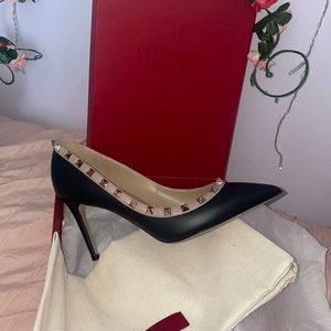 Valentino Garavani rock stud leather pumps